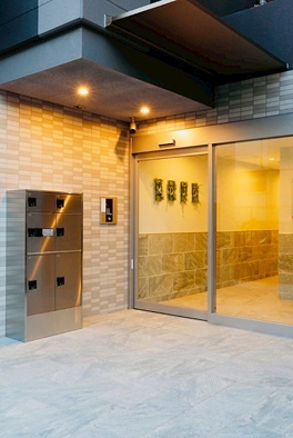 賃貸マンションのエントランス