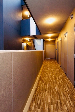 賃貸マンションの階段